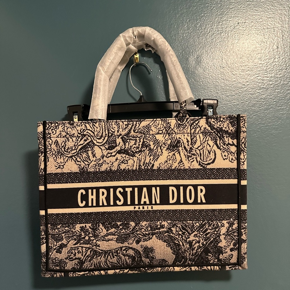 Christian Dior style tote in Toile de Jouey fabric. Navy on cream. Luxe!